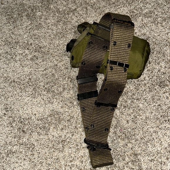 Vintage US Mikita Ty Canteen With Belt And Metal Cap 1960s - Picture 2 of 7